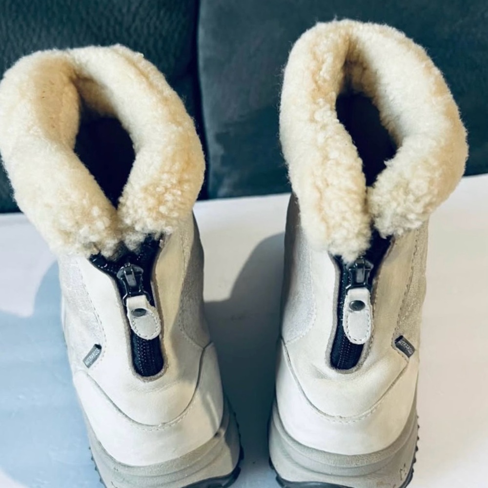 The North Face Sz 10  Off-White Winter Ankle Boots Women’s - Picture 4 of 6